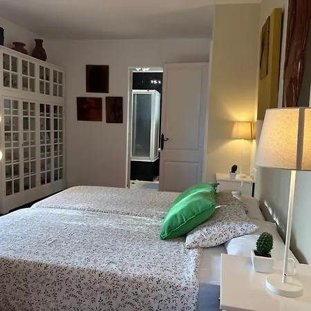 Villa Casa Unica Con Jardin A 45 Metros De La Playa. Be *