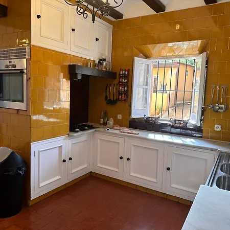 Villa Casa Unica Con Jardin A 45 Metros De La Playa. Be *