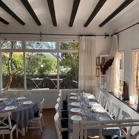 Casa Unica Con Jardin A 45 Metros De La Playa. Be Villa *