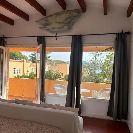 Casa Unica Con Jardin A 45 Metros De La Playa. Be *