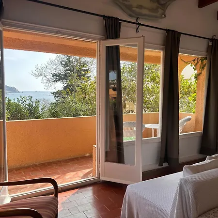 Casa Unica Con Jardin A 45 Metros De La Playa. Be *